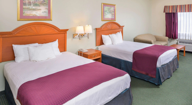 Четырёхместный люкс Americas Best Value Inn Wiggins