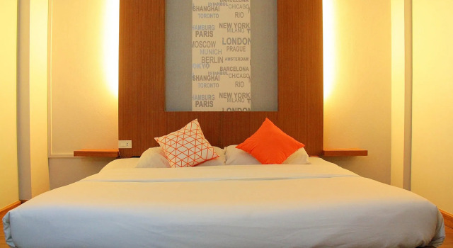 Ruenthip hotel, Забронировать Отель Чианграй 