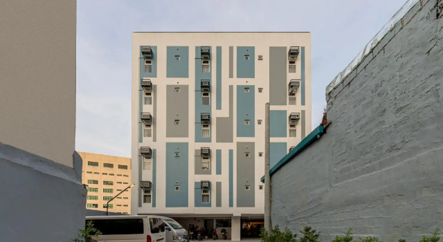 IHotel Uptown BGC