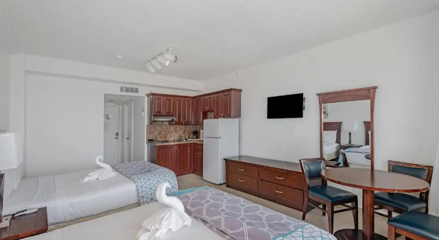 Студия Beach Front Studio Miami Beach