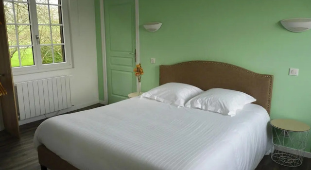 Semi-detached house, Rieux, Book Hotel Rieux Normandy