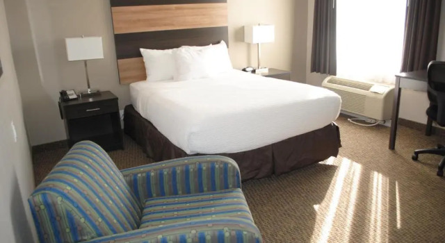 Двухместный номер Standard Days Inn & Suites by Wyndham Lindsay