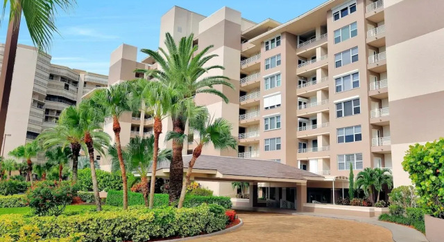 Beachfront Condo With Huge Views/pools/tennis/grills