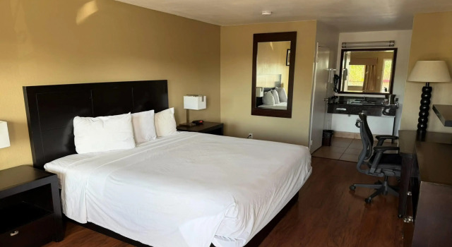 Travelodge by Wyndham Hemet CA