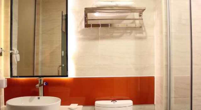 Yunli Hotel (Foshan Lecong Louvre Furniture City)