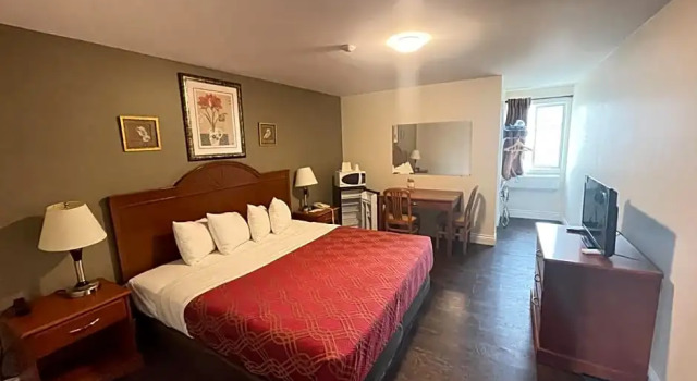 Номер Standard Super 8 by Wyndham Pembroke