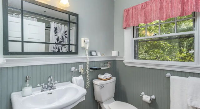 Коттедж Luxury Carolina Bed & Breakfast