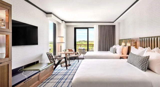 Четырёхместный номер Premier с балконом Omni PGA Frisco Resort & Spa