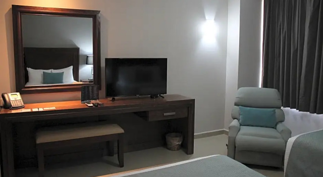 Полулюкс Hotel Suites México Plaza León Campestre