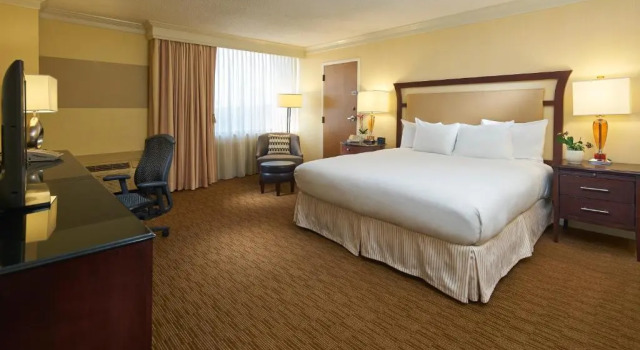 Номер Hilton Raleigh North Hills