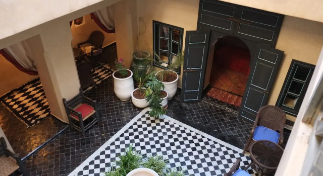 Riad Dar Sarjan, Забронировать Отель Отели Марракеш-Тенсифт-Эль-Хауз с парковкой, Парковка