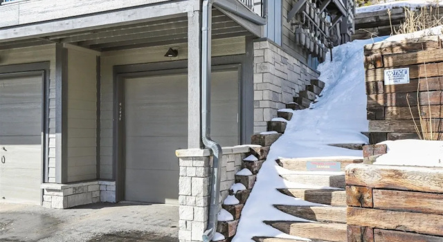 Lake Forest 204f 2 Bedroom Condo by Redawning
