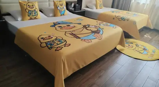 Семейный тент Rezen hotel(Jurassic Museum Store of Shanshan Xincheng Night Market)