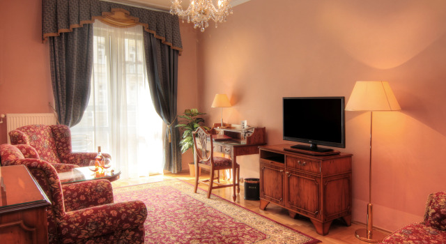 Hotel Bristol, Забронировать Отель Отели Карловых Варов с бассейном, рядом с Рыночная колоннада, Бассейн