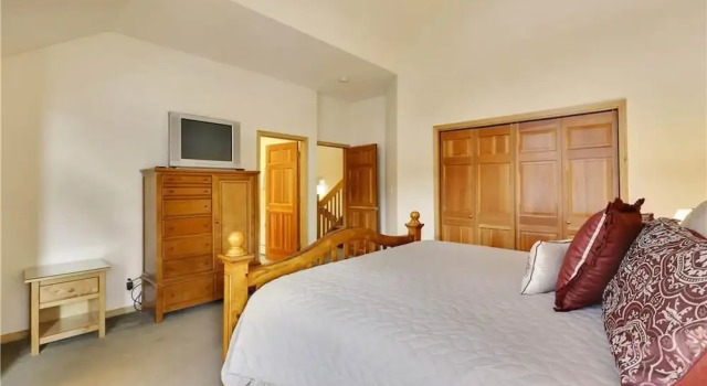 Pines 120 4 Bedroom Plus loft Town House, Забронировать Дом для отпуска Брекенридж Горнолыжный курорт Вейл, рядом с 5-кресельный подъемник