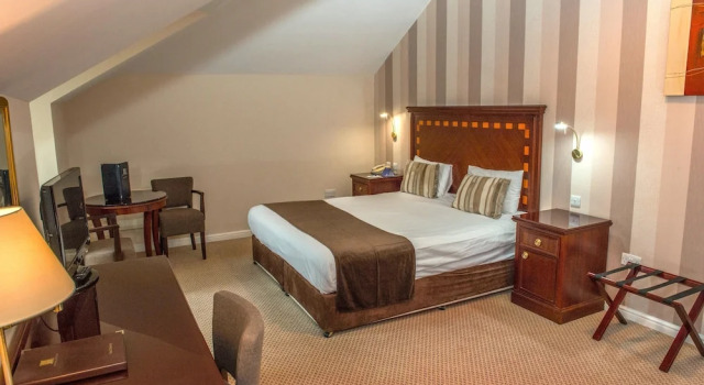 Номер Executive Manor Of Groves Hotel, Golf & Health Club
