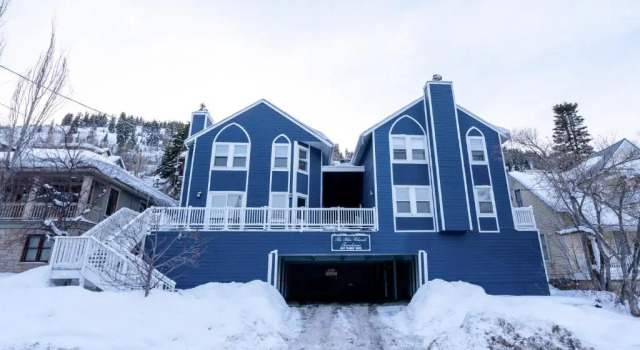 Blue Church Lodge and Townhouses