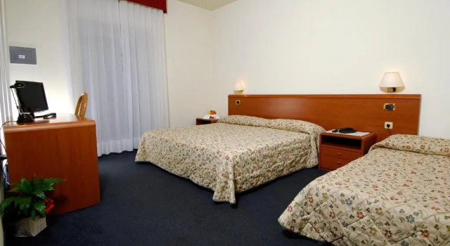 Двухместный номер Standard с балконом и с видом на горы Hotel Colfosco