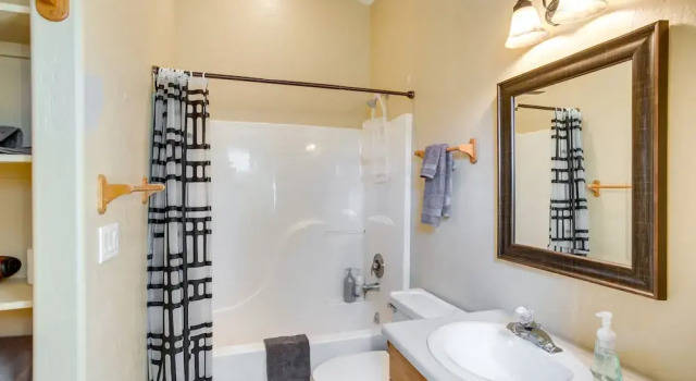 Апартаменты с 4 комнатами с балконом Cozy Colorado Retreat w/ Deck, Grill & Pool Access
