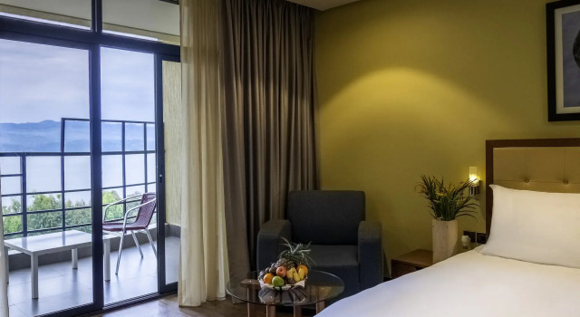 Семейный номер Standard Mantis Kivu Marina Bay Hotel