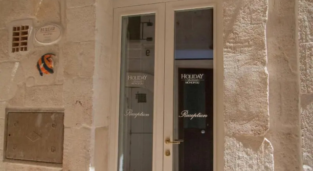 Holiday Monopoli, Rezervați Hotel-apartament Hoteluri în Bari Province cu parcare, Parcare