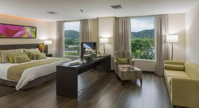 Полулюкс Studio Hotel Boutique