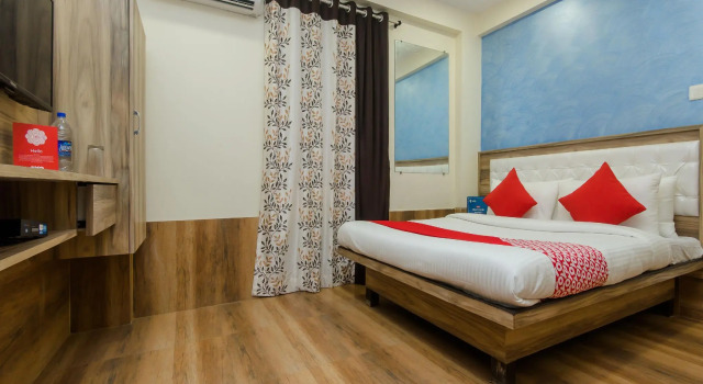 OYO 12894 Bunty Residency