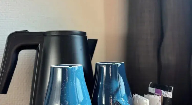 Четырёхместный номер Standard Logis Hôtel Des Acacias Lille Neuville en Ferrain, Restaurant lAcacias Gourmand
