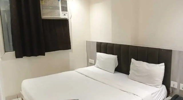 Hotel Red Chilly Adarsh Nagar, Забронировать Отель Отели Дели 3 звезды, 3*