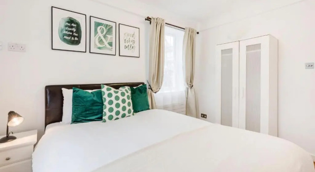 Апартаменты CHARMING APARTMENT By HYDE PARK