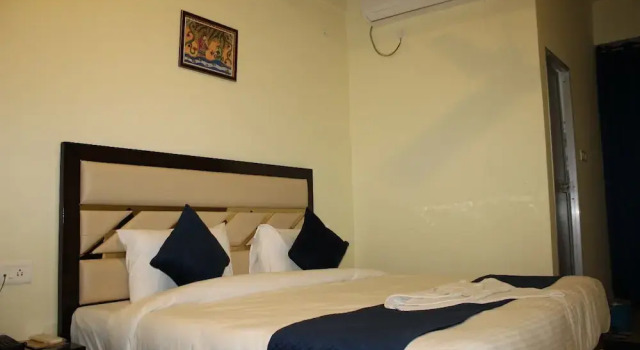 Номер Standard Hotel Vibrant Lawn And Banquet