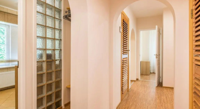 Cozy Holiday Home. Beautiful Garden. 200m Beach, Prenota Appartamento Jūrmala 
