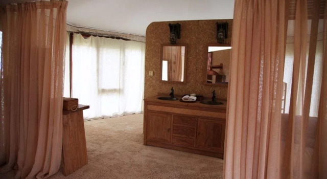 Vinetree · Geladan Tented Resort, Book Resort Deqin Yunnan