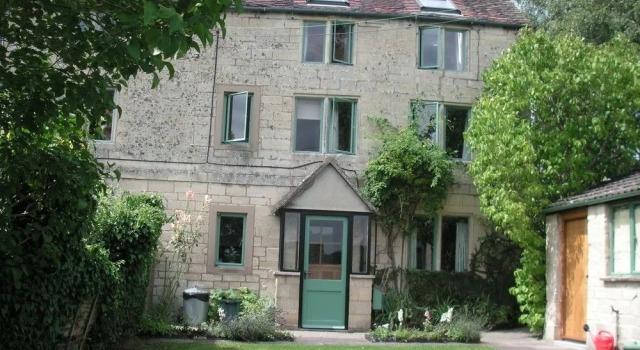 Ernies Cottage
