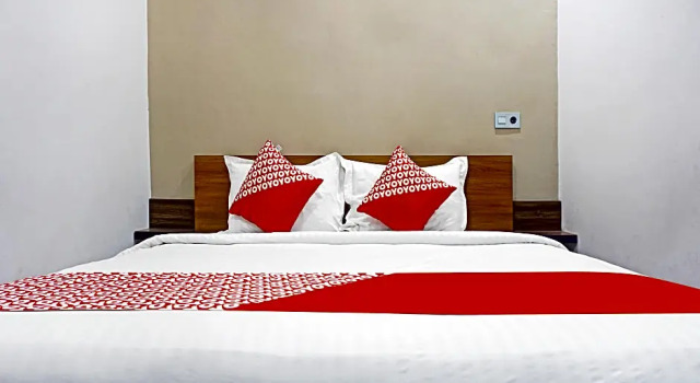 Номер Deluxe Hotel Grand Saota Syariah Soppeng RedPartner