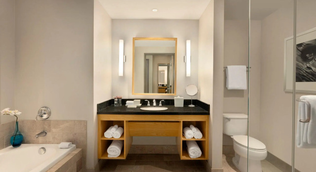Двухместный номер Classic InterContinental The Clement Monterey by IHG