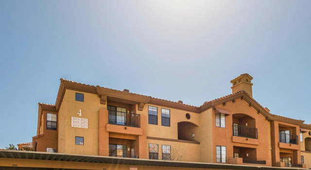 FRONTDESK Mandarina Apts Phoenix, Забронировать Отель Финикс 