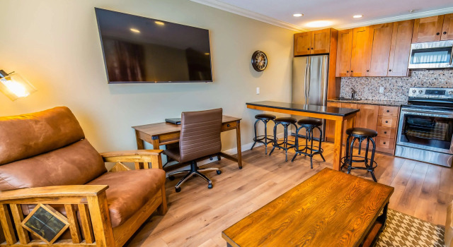 Двухместный люкс Prestige Hudson Bay Lodge & Conference Centre, WorldHotels
