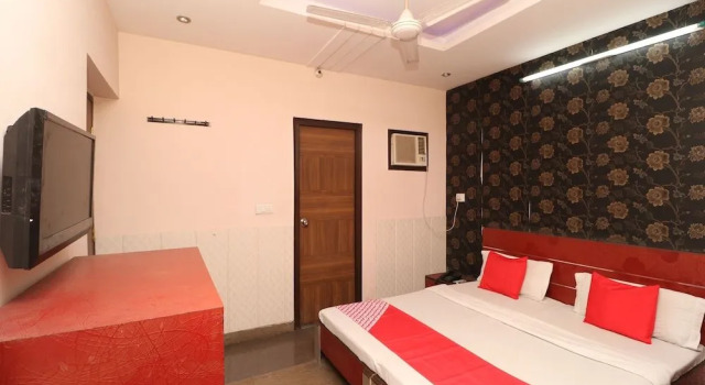 Oyo 30370 R K Guest House, Book Pension Jalandhar Punjab