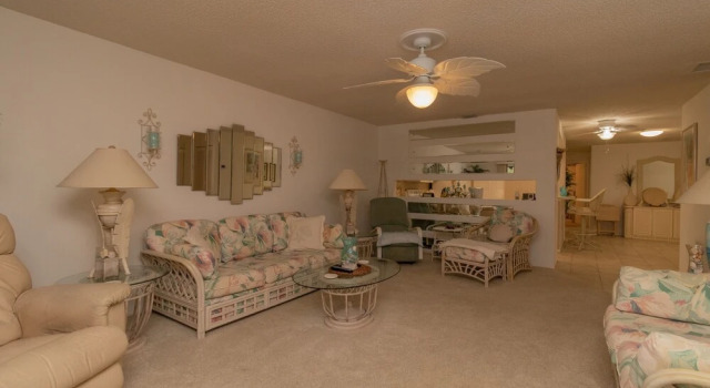 2 Bedroom With Community Pool Close To The Beaches 2 Condo by Redawning, Забронировать Апартаменты/квартира Отели Брейдентон с парковкой, Парковка
