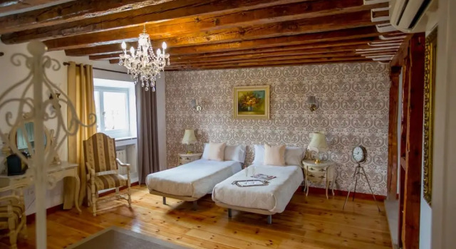 Двухместный номер Standard с видом на город Oriente Palace Apartments