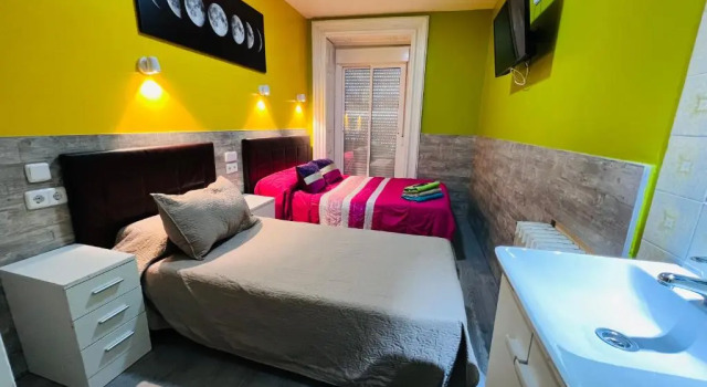 Трёхместный номер Standard Hostal Numancia