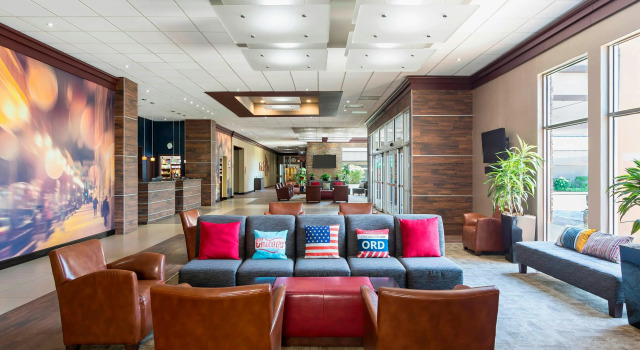 Four Points by Sheraton Chicago O'Hare, จอง โรงแรม Schiller Park ชิคาโก