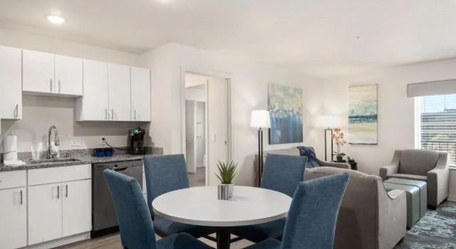 Люкс с 2 комнатами WaterWalk Extended Stay by Wyndham Minneapolis - Plymouth