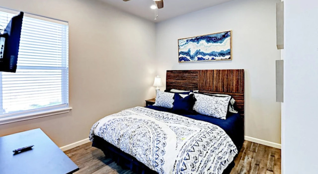 Canal-Front - 3 Br Home