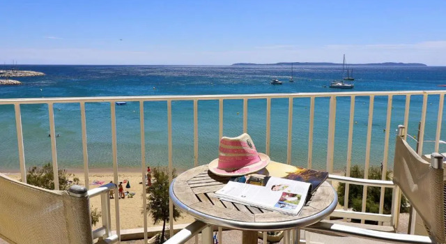 Семейный номер Standard с балконом и с видом на море Hôtel Beau Rivage
