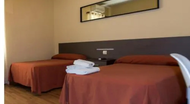 Hostal Restaurante María Victoria, Забронировать Отель Ла-Мударра Valladolid Province