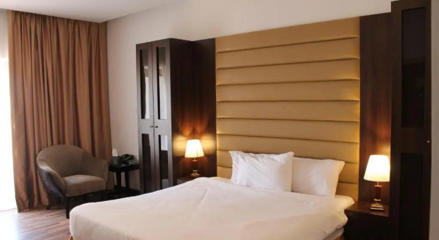 Номер Standard с видом на город Golden Tulip Al Khobar Suites