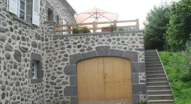 Corps de Ferme en Auvergne, Reserva ahora Apartamento Virargues Francia