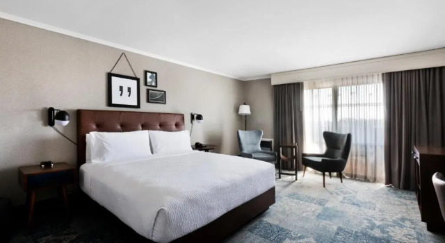 Двухместный номер Standard Four Points by Sheraton Ventura Harbor Resort